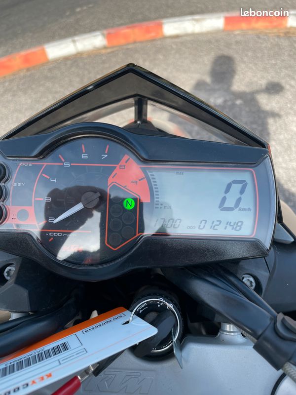 KTM 690 Duke premiere main